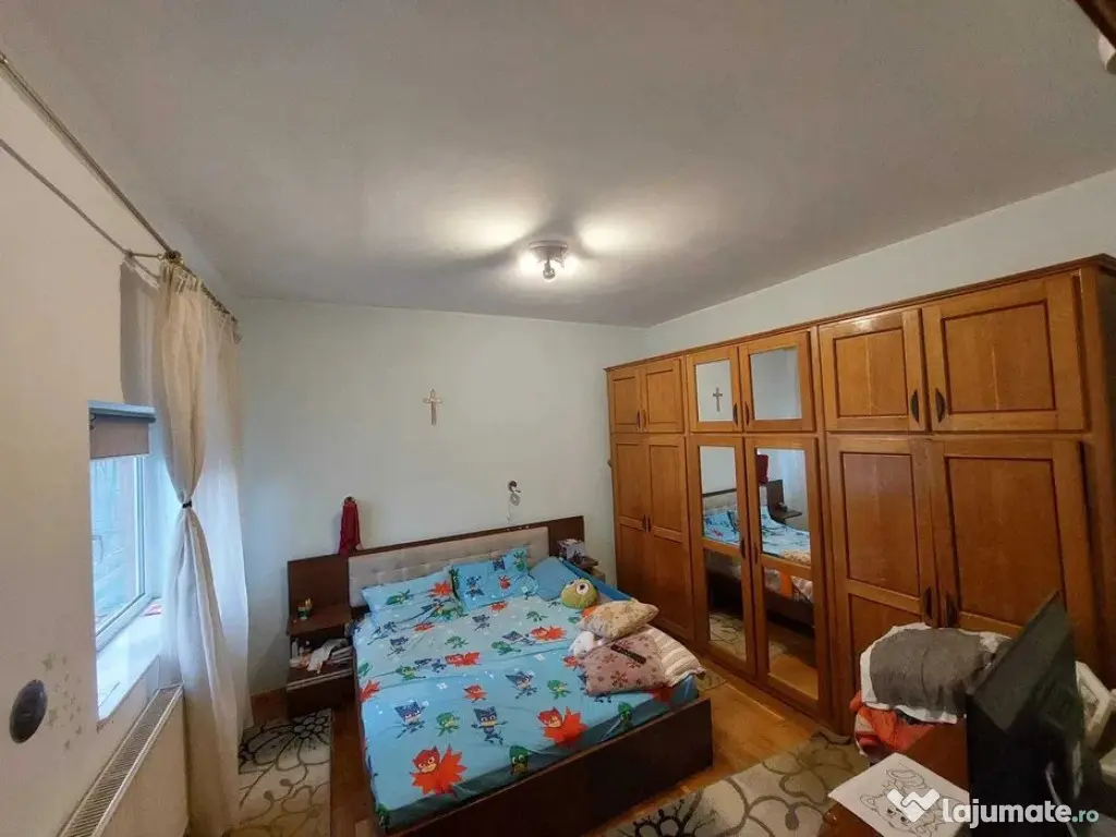 Casă situată în zona Palas din cărămidă 