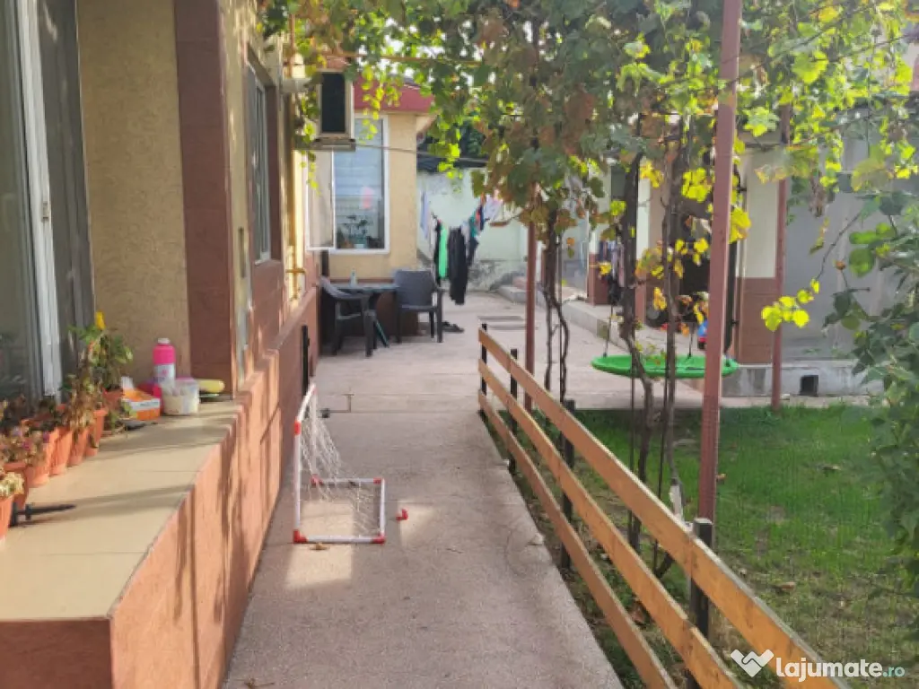 Casă situată în zona Palas din cărămidă 