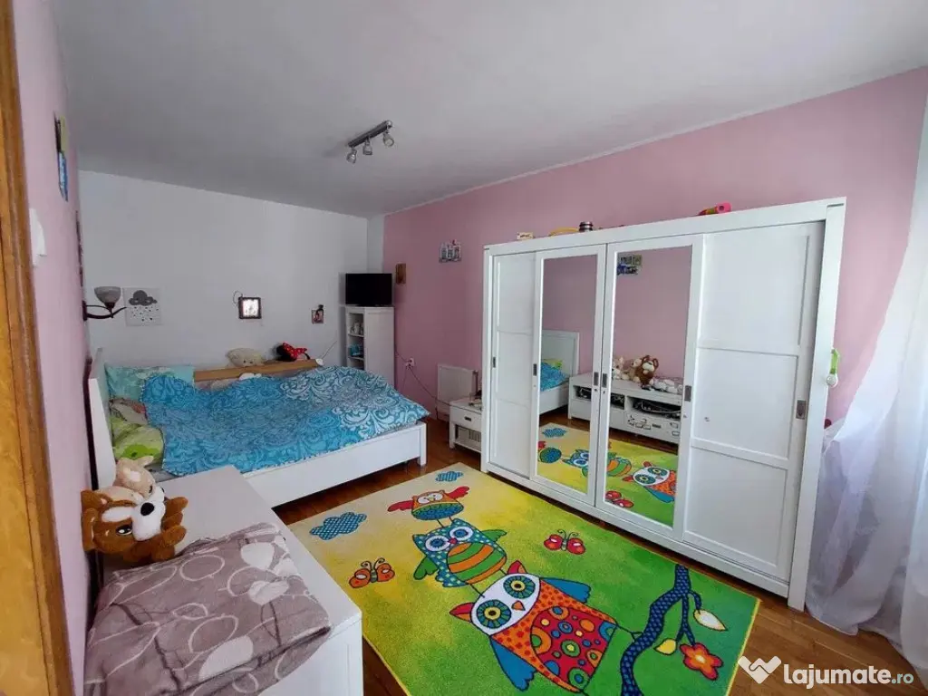 Casă situată în zona Palas din cărămidă 