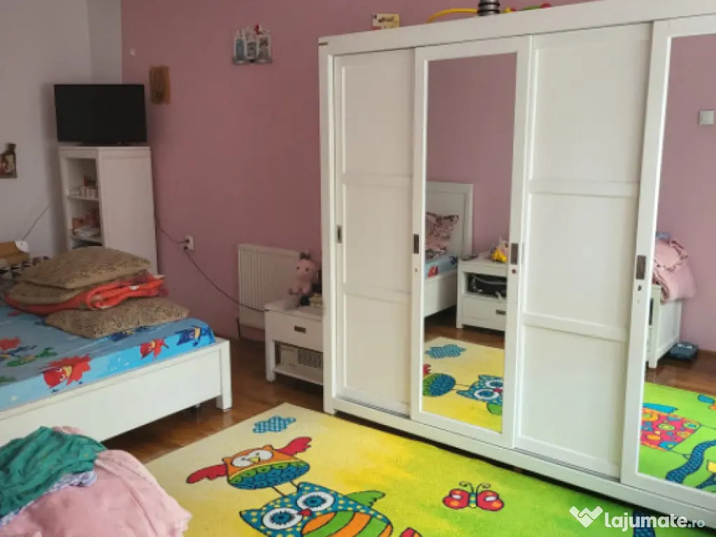 Casă situată în zona Palas din cărămidă 