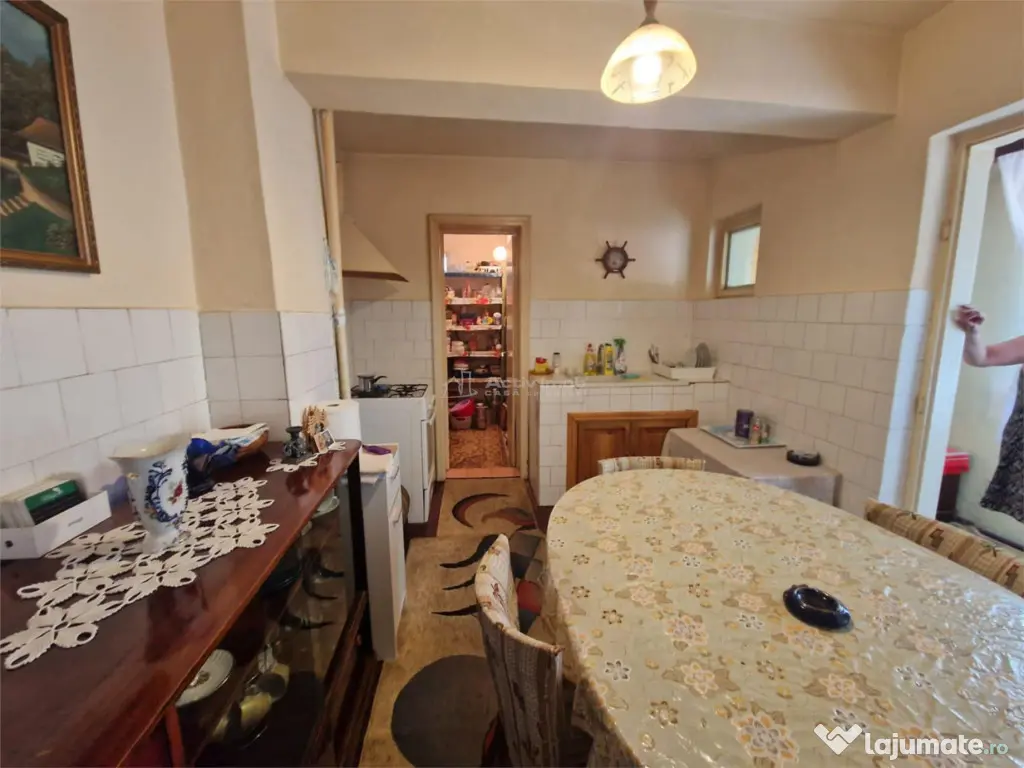 Ramnicu Valcea - Biblioteca Judeteana - casa - 3 camere - cu 