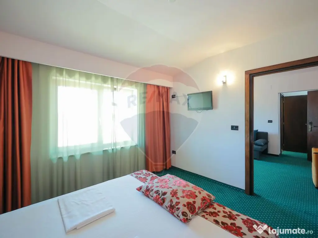 Hotel / Pensiune cu 24 camere de vânzare - Băile 1 Mai 
