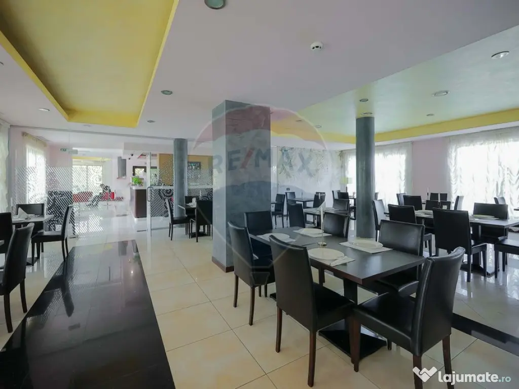 Hotel / Pensiune cu 24 camere de vânzare - Băile 1 Mai 