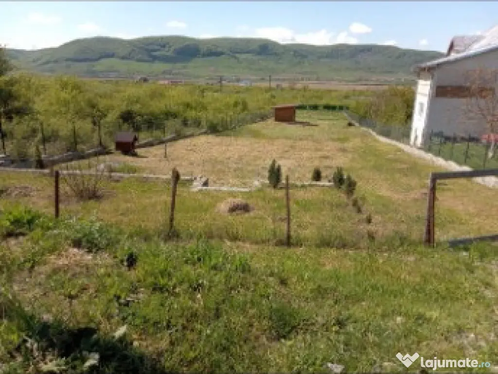 Teren intravilan 2177 mp Sieu Magherus