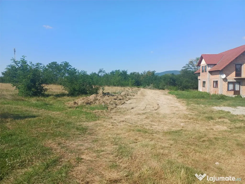 Teren 1344 mp de cu autorizatie de constructie str Cindrel 