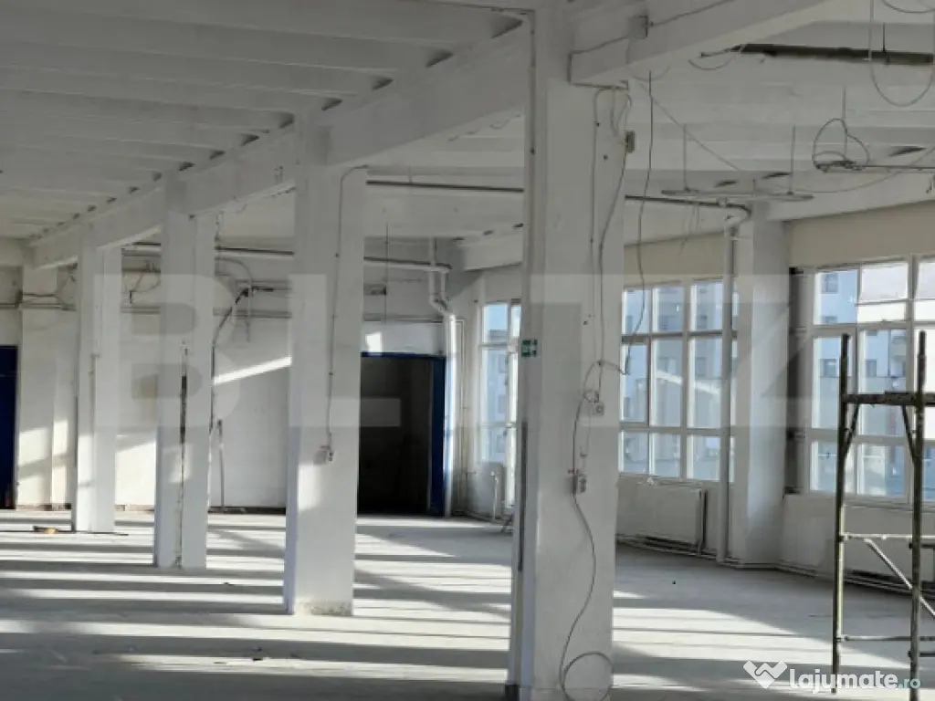 Hala open space, 614 mp, lift de marfa, zona Piata 1 MAI 