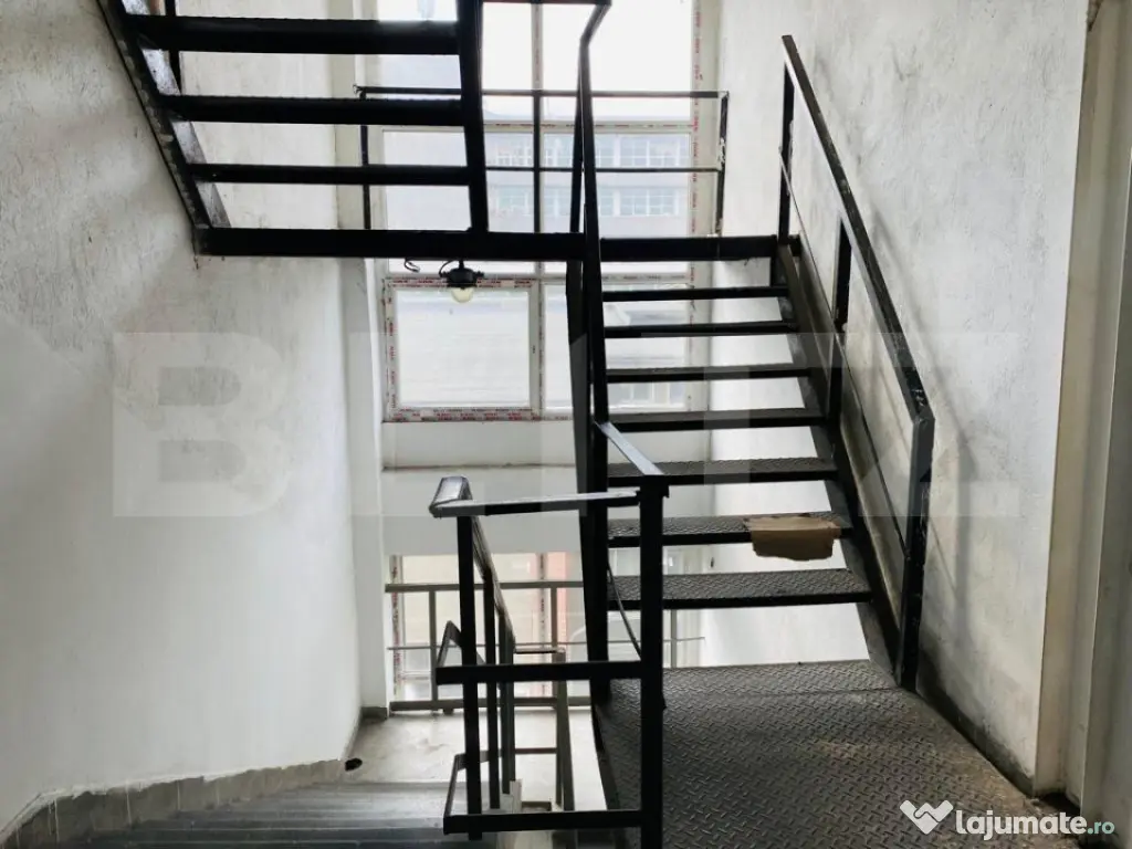 Hala open space, 614 mp, lift de marfa, zona Piata 1 MAI 