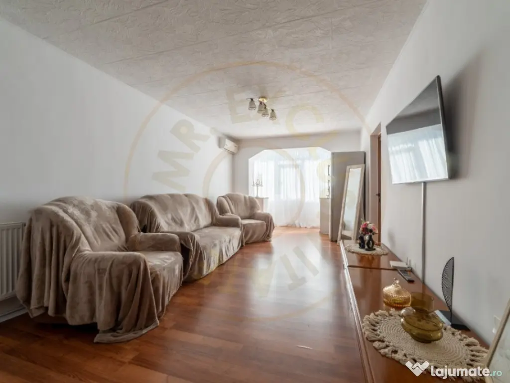 De vanzare- Apartament 3 camere Pitesti-zona Ultracentrala! 