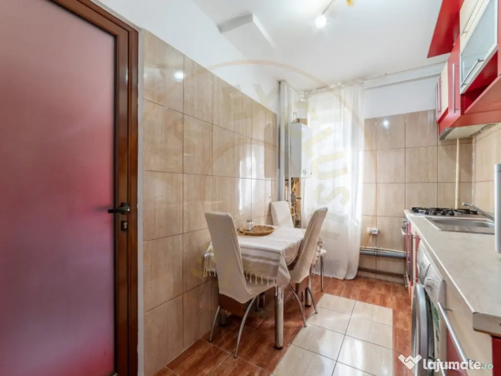 De vanzare- Apartament 3 camere Pitesti-zona Ultracentrala! 