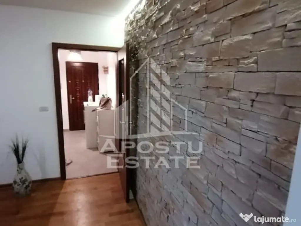 Apartament cu 3 camere, Zona Dacia
