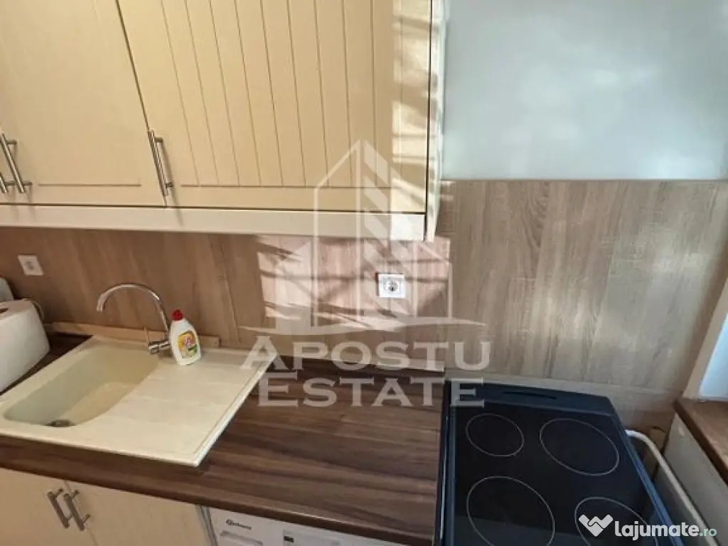 Apartament cu 3 camere, Zona Dacia