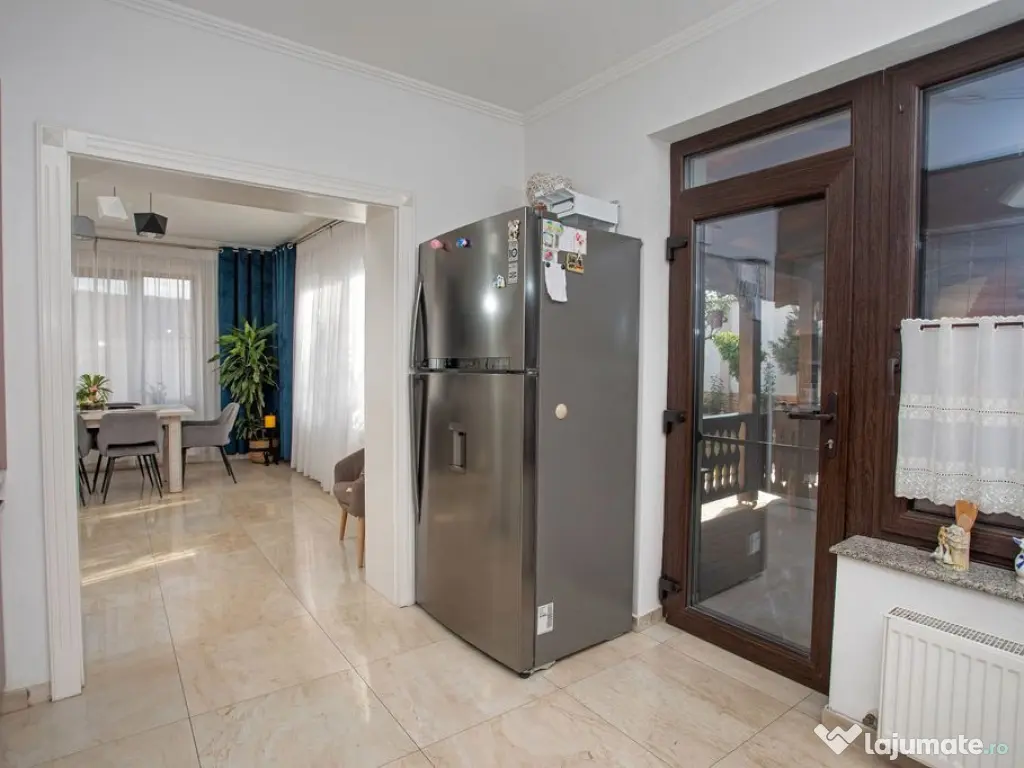 Vilă P+M, Clujului, 190 mp, teren 520 mp, singur în cur... 