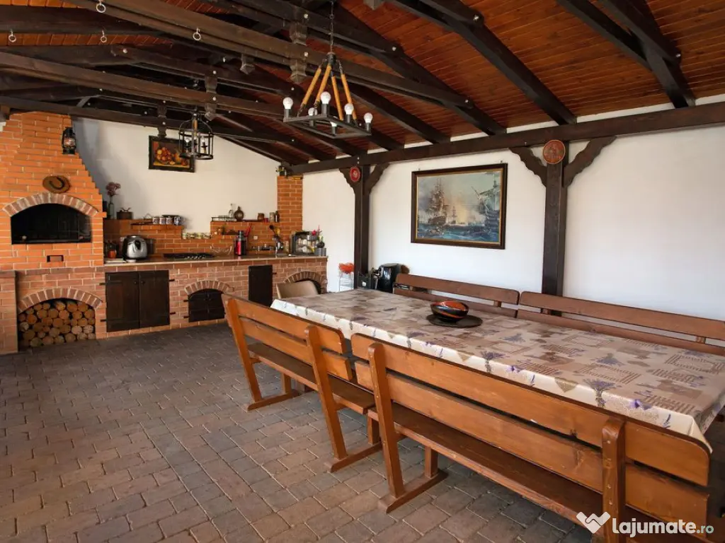 Vilă P+M, Clujului, 190 mp, teren 520 mp, singur în cur... 