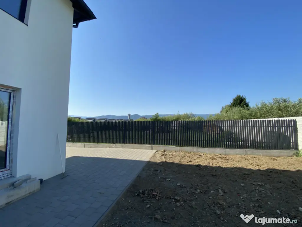 Casă individuală la stadiul de alb – Cristian, cartier n