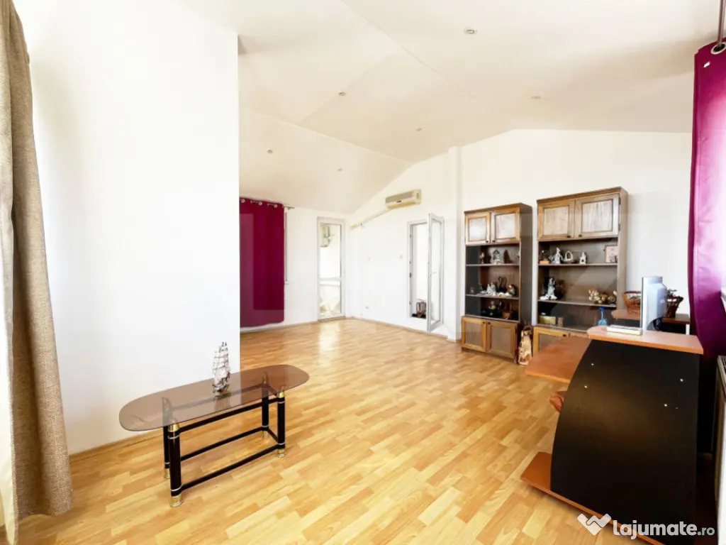 Apartament pe 3 etaje, 150 mp, terasa 40 mp, panorama, zona