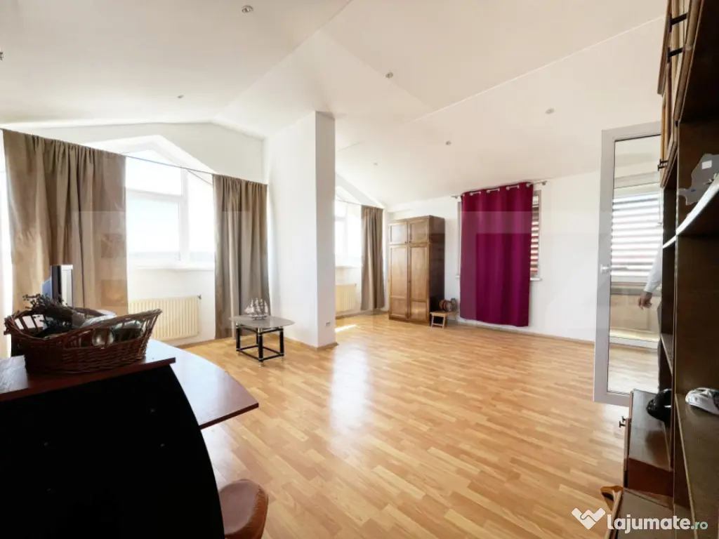 Apartament pe 3 etaje, 150 mp, terasa 40 mp, panorama, zona