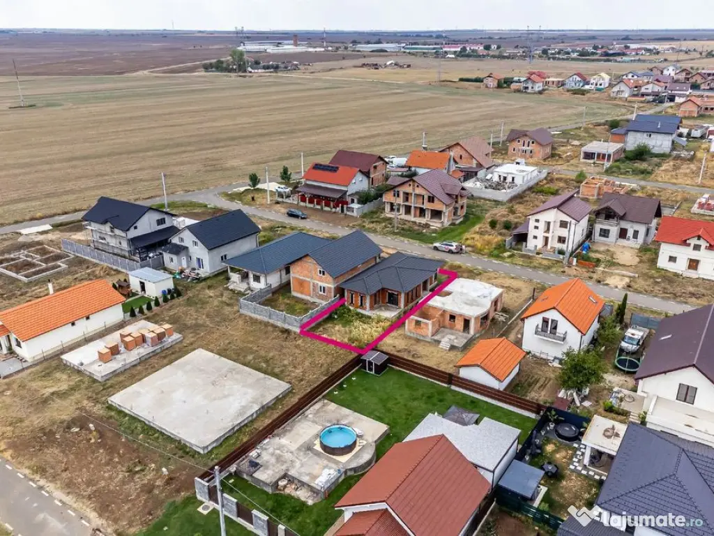 Casă nefinisata la sol in Fântânele, cartier nou Comsi... 