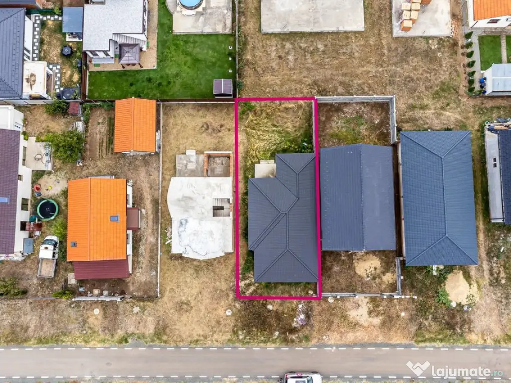 Casă nefinisata la sol in Fântânele, cartier nou Comsi... 