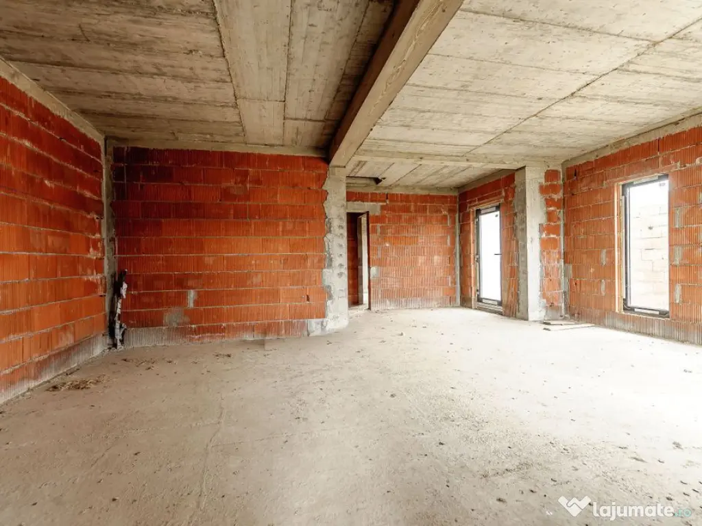 Casă nefinisata la sol in Fântânele, cartier nou Comsi... 