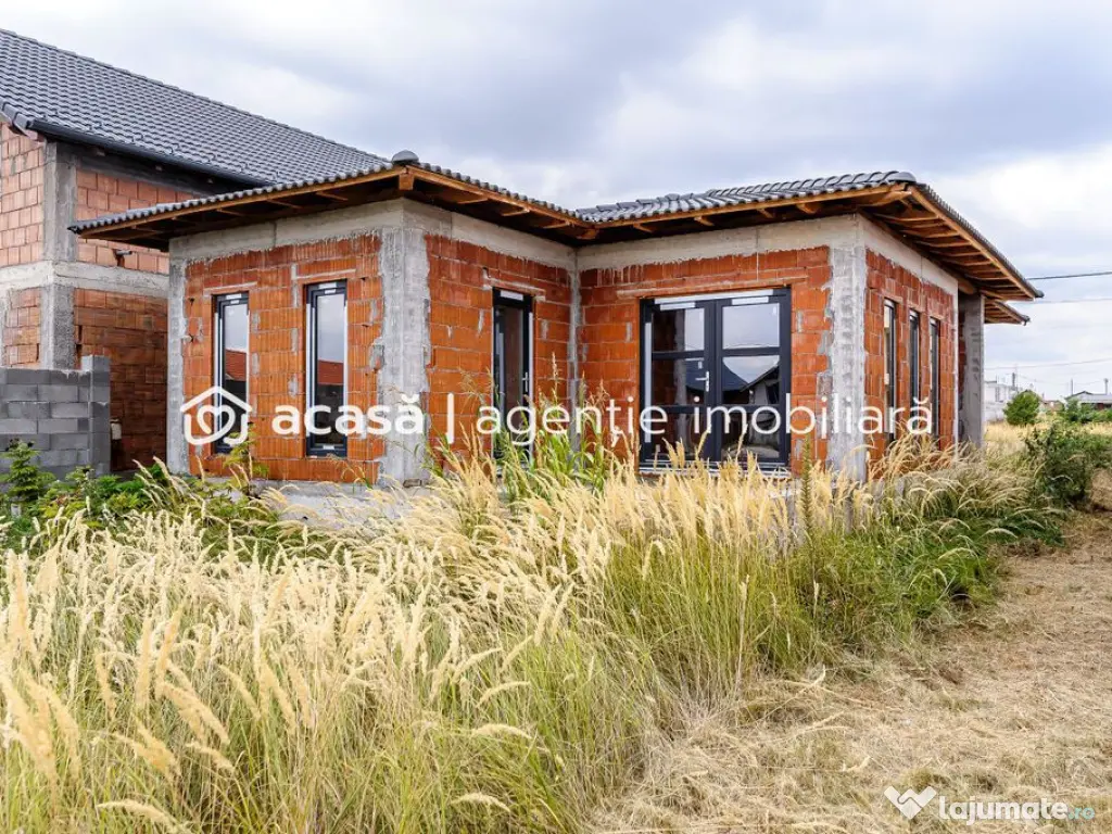 Casă nefinisata la sol in Fântânele, cartier nou Comsi...