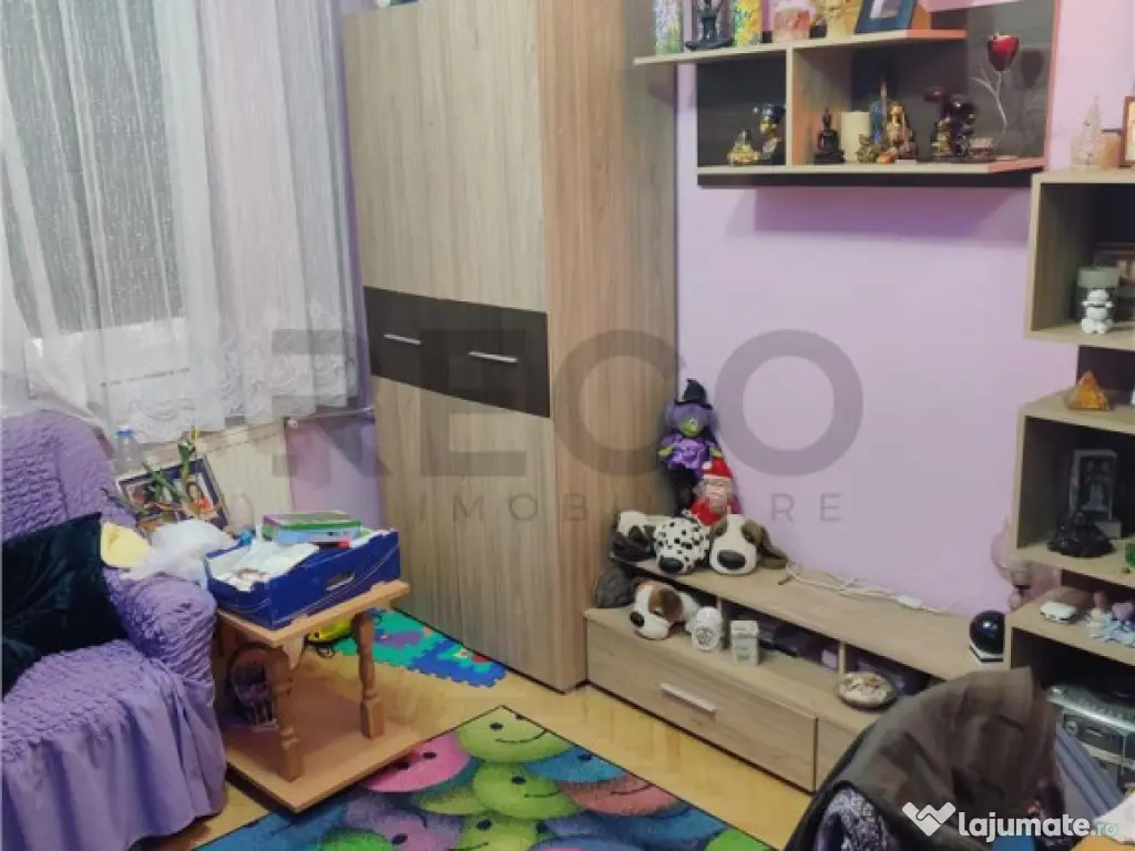 RECO . APARTAMENT 3 CAMERE , ROGERIUS 