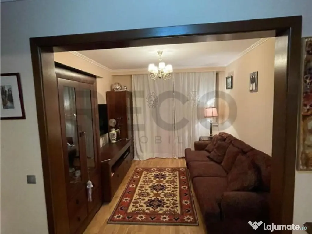 Apartament 3 camere, pe Splaiul Crisanei 