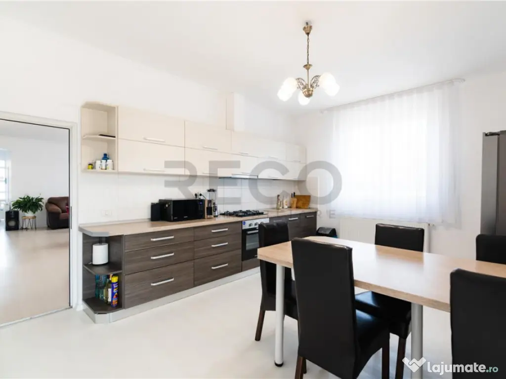 RECO Casa 3 dormitoare, piscina, strada privata, Sanmartin 