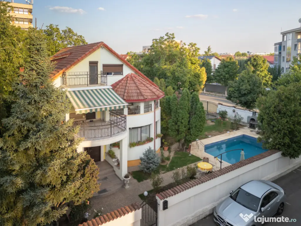 Vilă individuală cu piscină încălzită & wellness Erou 