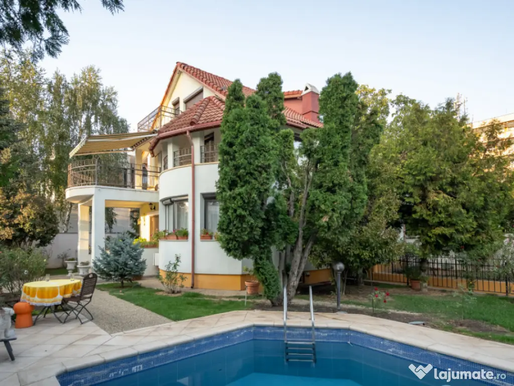 Vilă individuală cu piscină încălzită & wellness Erou