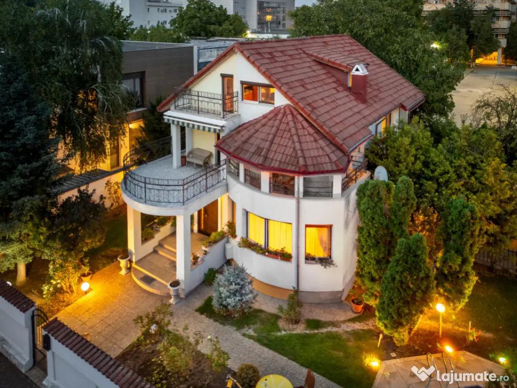 Vilă individuală cu piscină încălzită & wellness Erou 