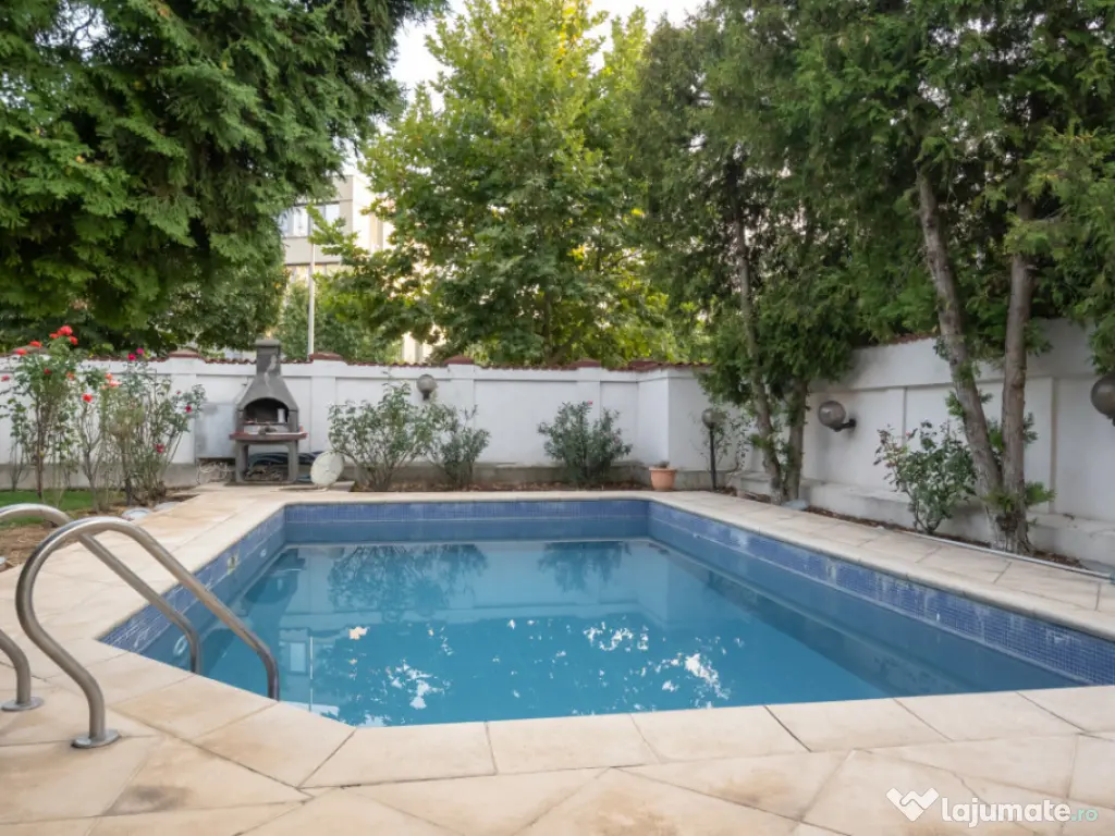 Vilă individuală cu piscină încălzită & wellness Erou 