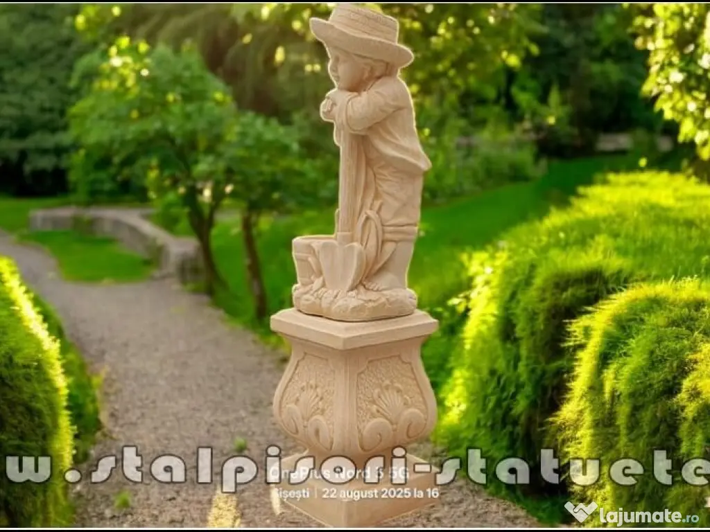 Set băiat cu hârleț pe soclu, galben patinat, model S60-S27. 