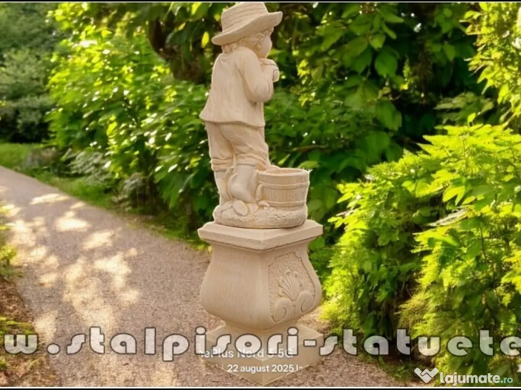 Set băiat cu hârleț pe soclu, galben patinat, model S60-S27. 