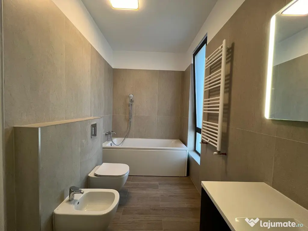 Vila 4 camere de închiriat TUNARI Școală Americana 3 min. 