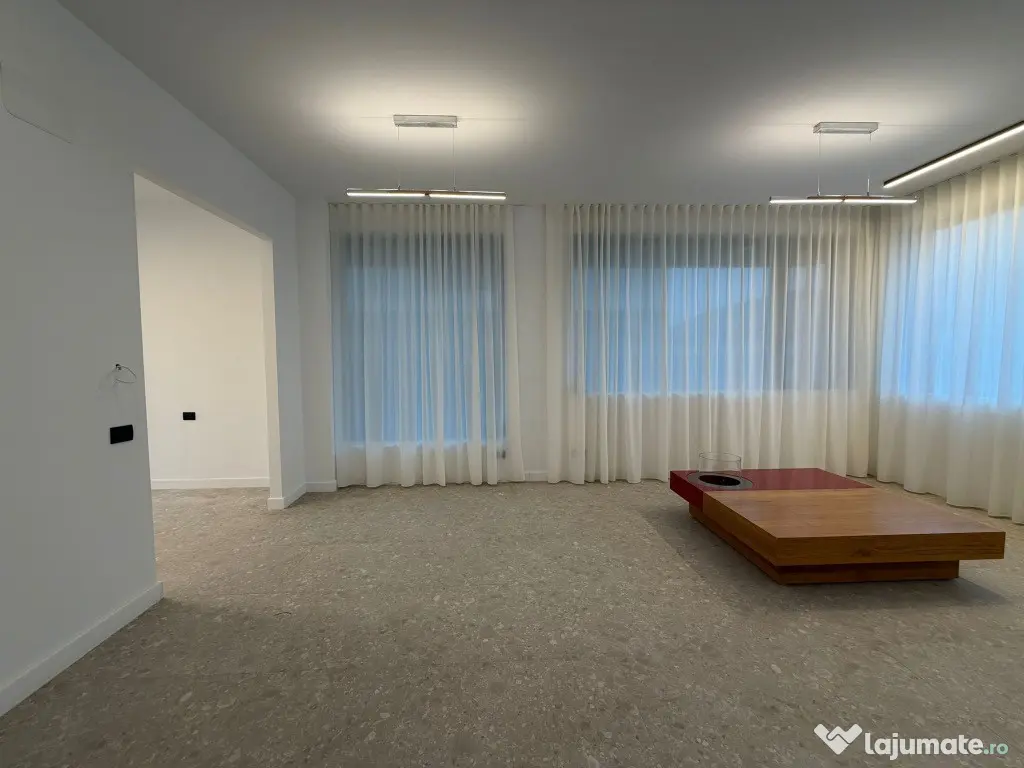 Vila 4 camere de închiriat TUNARI Școală Americana 3 min. 