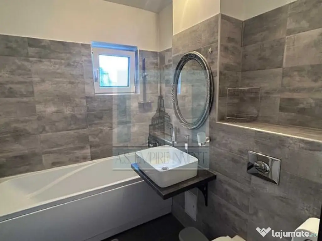 Apartament decomandat, cu 4 camere - str. Hărmanului