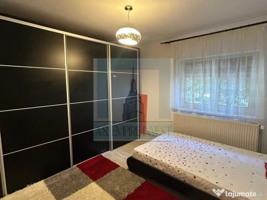 Apartament decomandat, cu 4 camere - str. Hărmanului