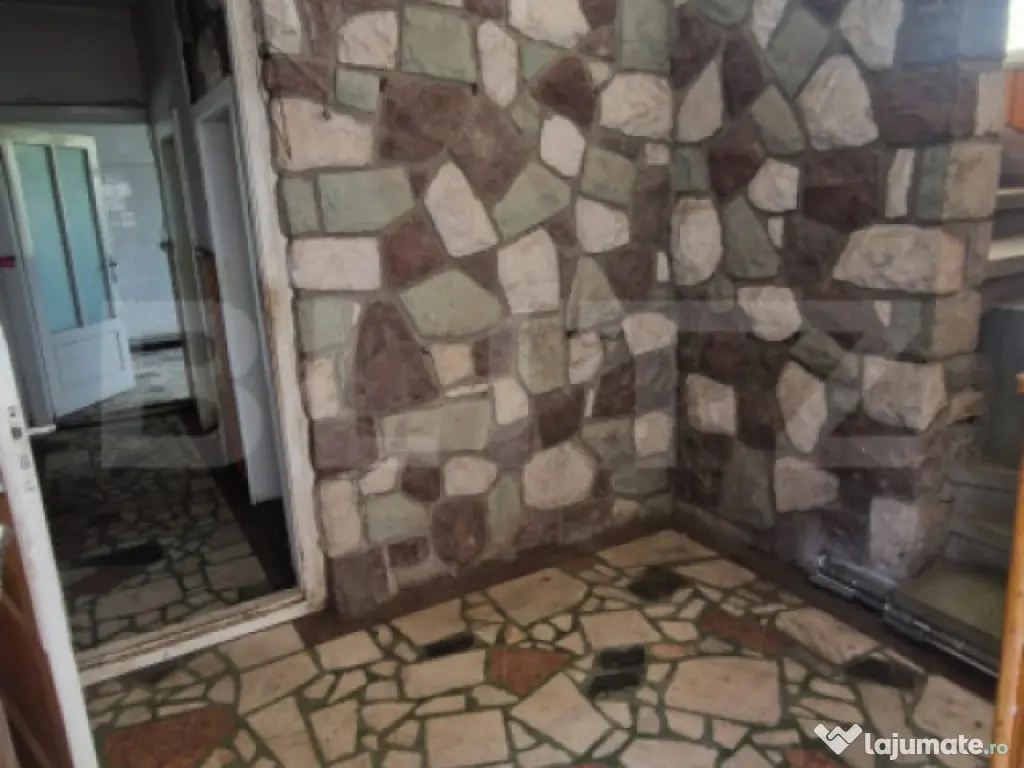 Casa deosebita D-P-E+POD, 6 camere, 200 mp + 1053 mp teren,