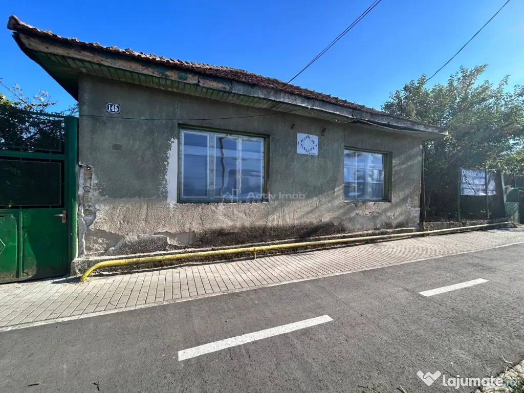 Bocsa Romana, 2 Corpuri de cladire cu Teren de 555 mp. si ga