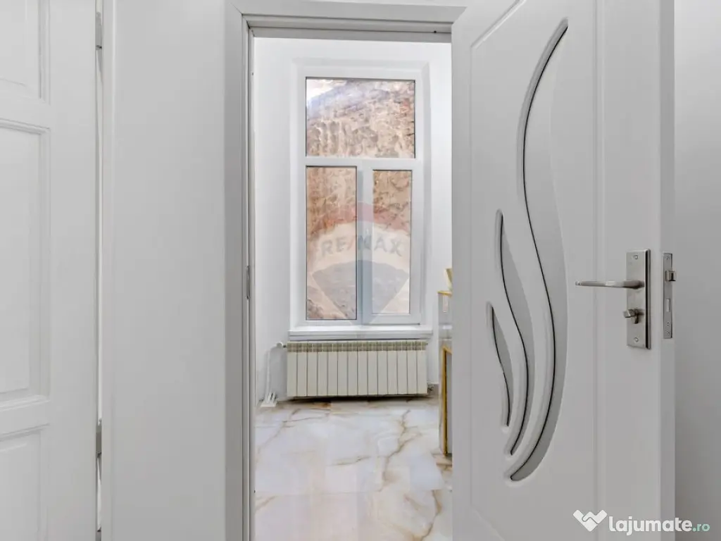 Apartament 3 camere, nemobilat, prima inchiriere-central 