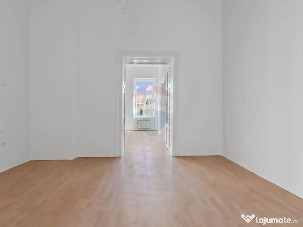 Apartament 3 camere, nemobilat, prima inchiriere-central 