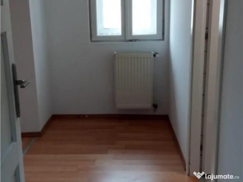 Casa 6 camere de inchiriat , activitate comerciala sau offic 