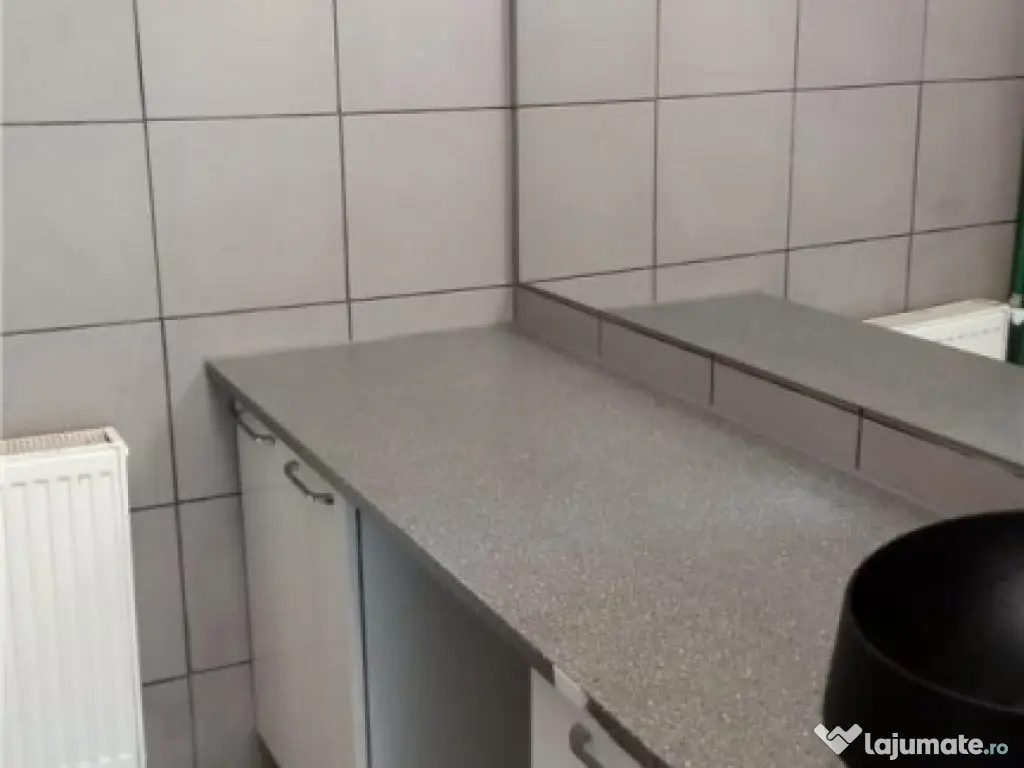 Casa 6 camere de inchiriat , activitate comerciala sau offic 