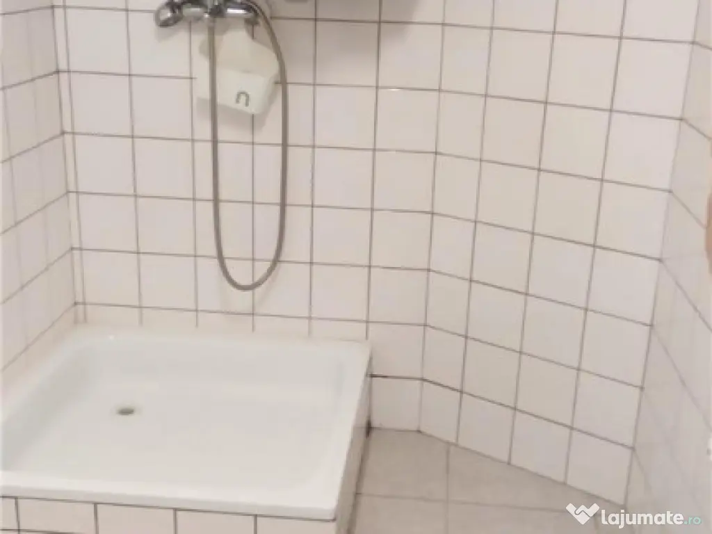 Casa 6 camere de inchiriat , activitate comerciala sau offic 