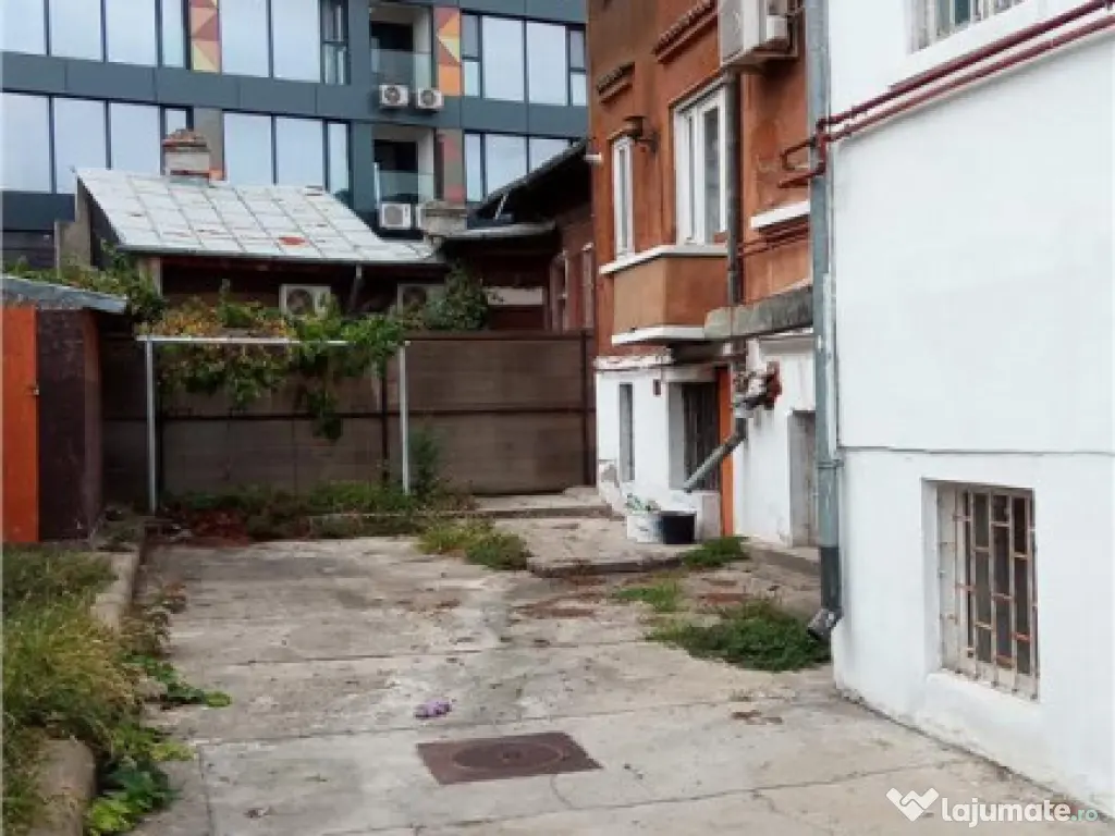 Casa 6 camere de inchiriat , activitate comerciala sau offic 