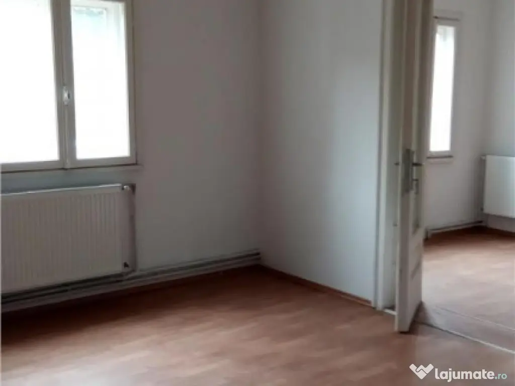 Casa 6 camere de inchiriat , activitate comerciala sau offic 