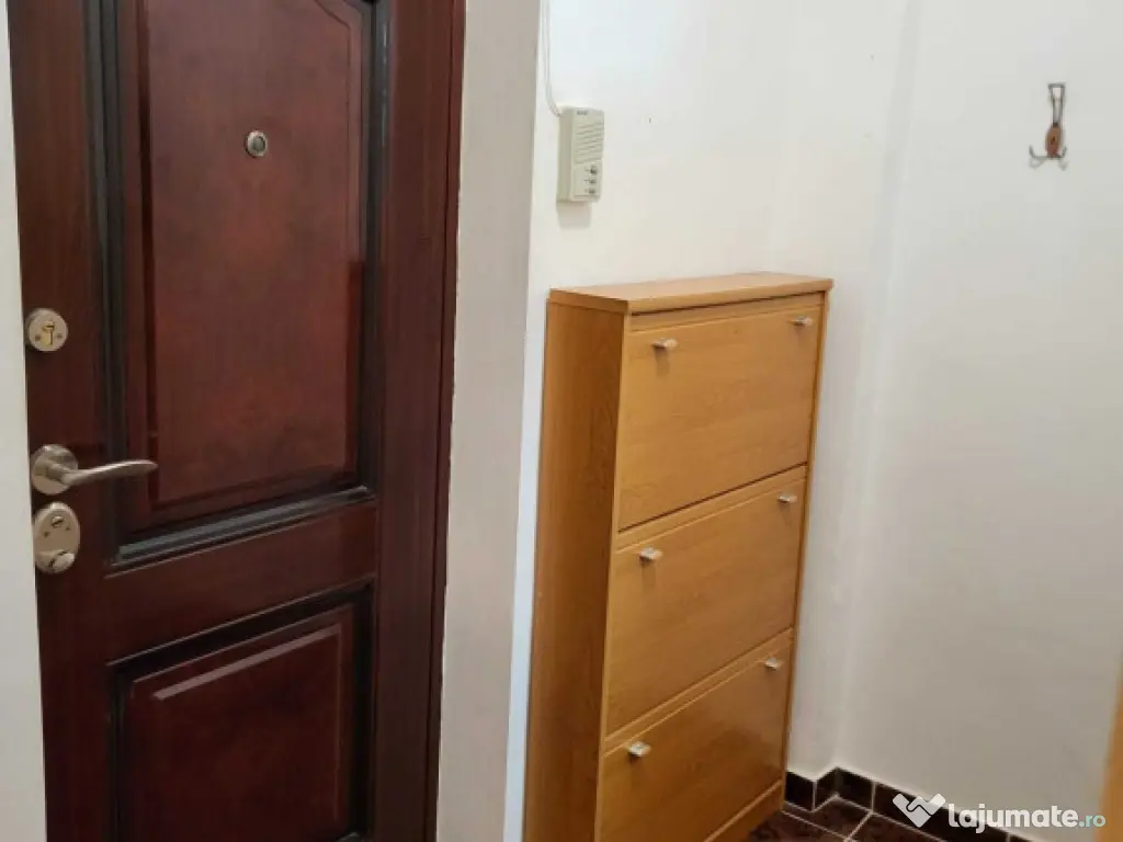 Garsoniera etajul 2 zona Racadau 