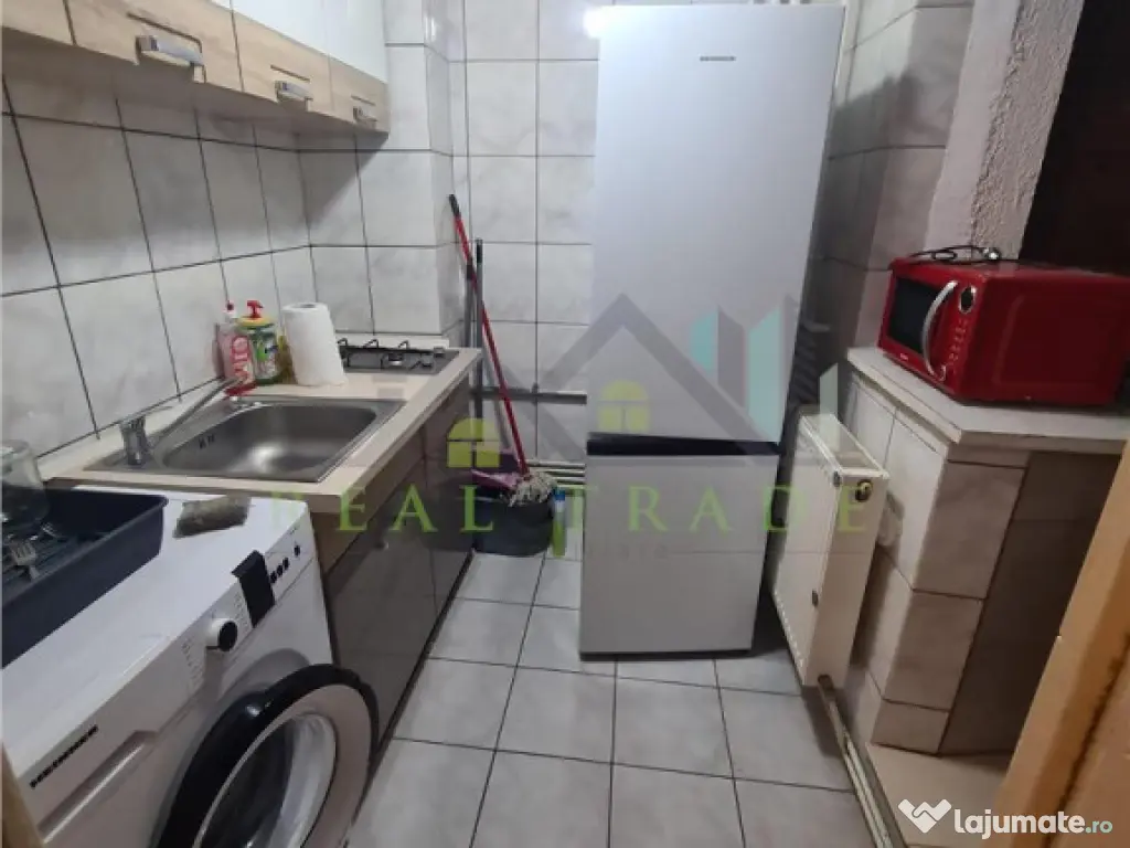 Garsoniera etajul 2 zona Racadau 