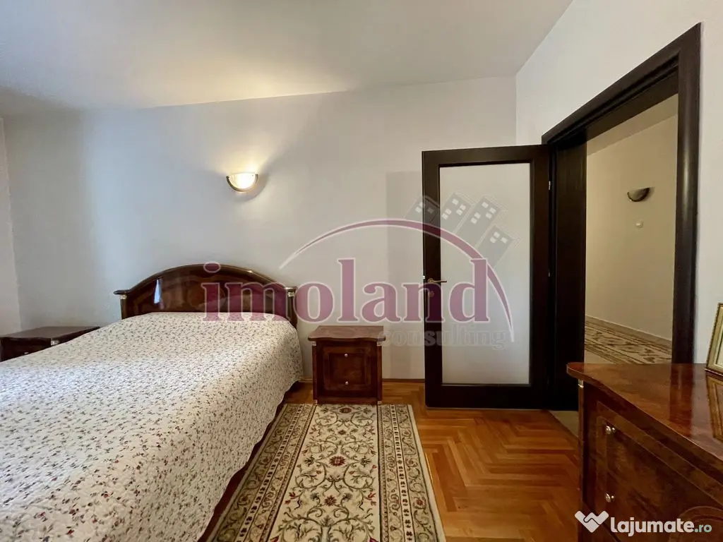 Vanzare VILA rezidenta / casa de vacanță 540 mp, teren ... 