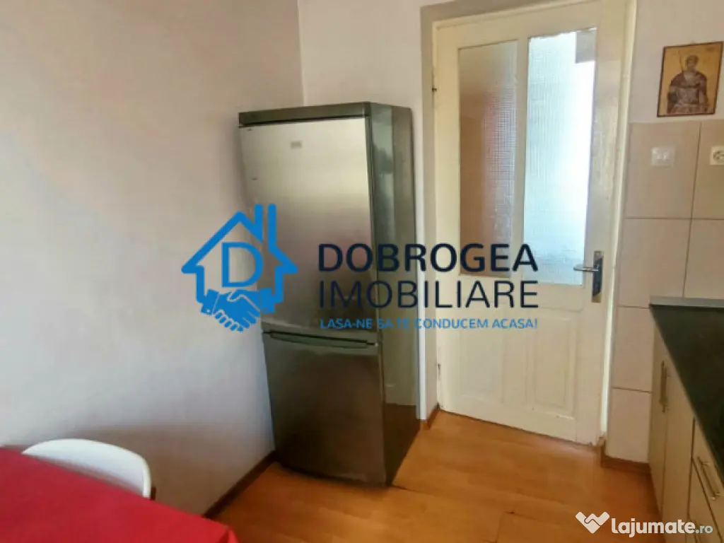 ZONA CENTRALA-CASA 4 DORMITOARE, DE INCHIRIAT, IDEALA MUNCIT